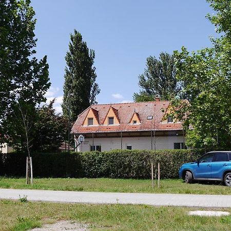 Kisviza Vendeghaz Hotell Baja Exteriör bild
